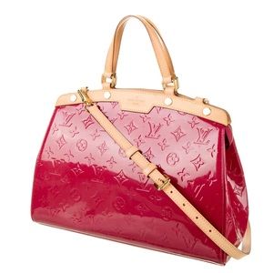 LOUIS VUITTON. Monogram Vernis Brea MM.  24